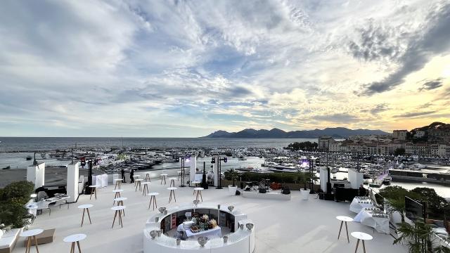 Terrasse Grand Large cocktail assembly - Cannes