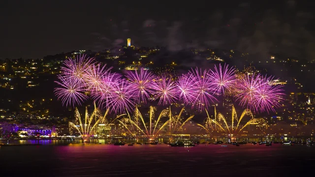 Fireworks launched by Arteventia (France) lights the sky over the Croisette during the Cannes Pyrotechnical Art Festival, an annual summer tradition in the south-east of France, on August 17, 2016. Photo taken from Theoule sur Mer, facing Cannes on the other side of the bay. Un feu d'artifice de la societe Arteventia (France) eclaire le ciel de la Croisette lors du Festival d’Art Pyrotechnique de Cannes, une tradition estivale annuelle dans le sud-est de la France, le 17 aout 2016. Photo prise depuis Theoule sur Mer, face a Cannes de l’autre cote de la baie.